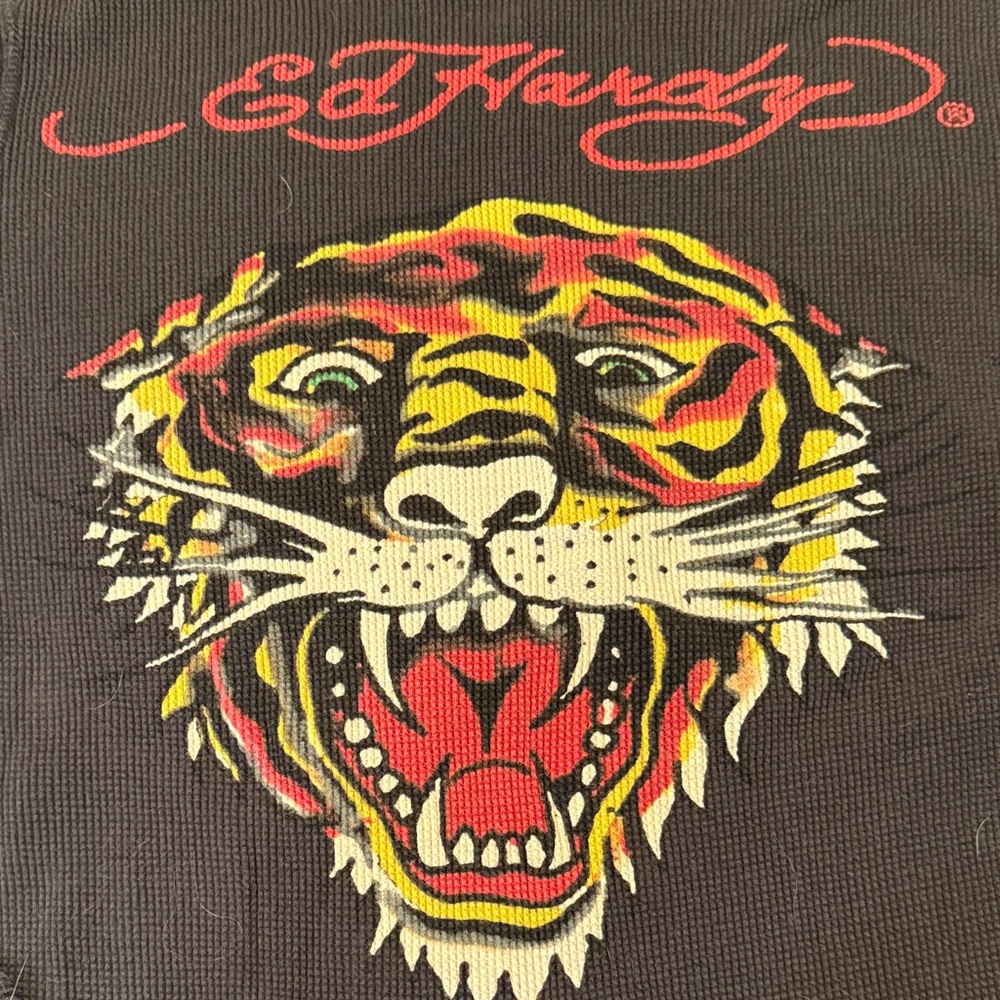 Ed Hardy Black Long Sleeve Tee with Tiger Design - size Medium - Picture 4 of 6